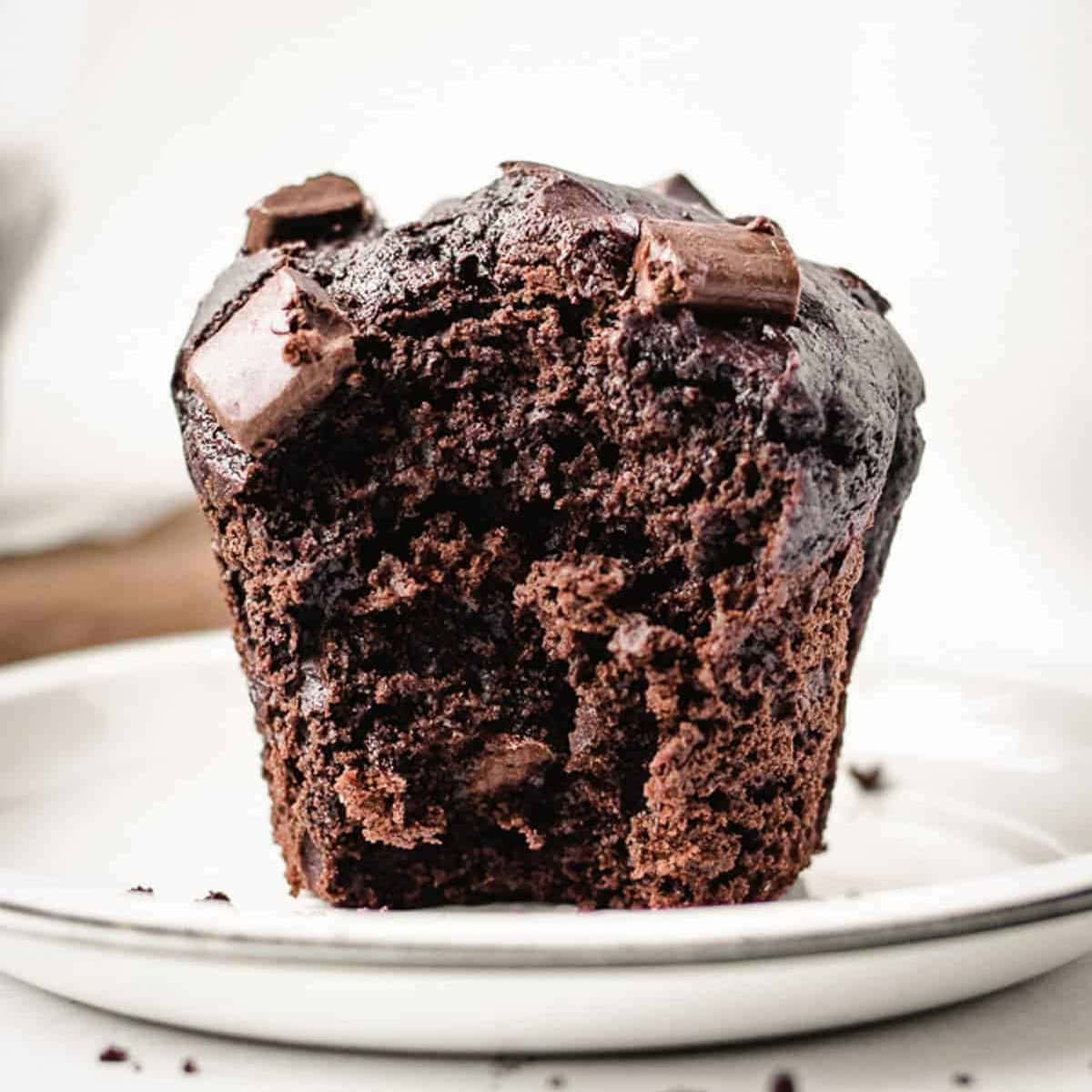 Secrets to Bakery-Style Double Chocolate Muffins: Moist & Tall Tops
